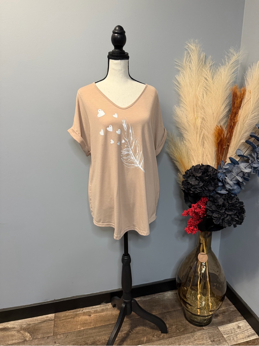 Women's Beige V-Neck Feather Graphic Tee